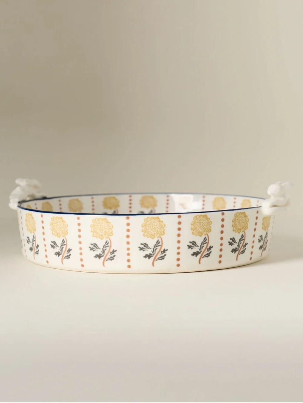 Anthropologie Millie Round Baking Dish Stoneware New Farm Rustic Bunny